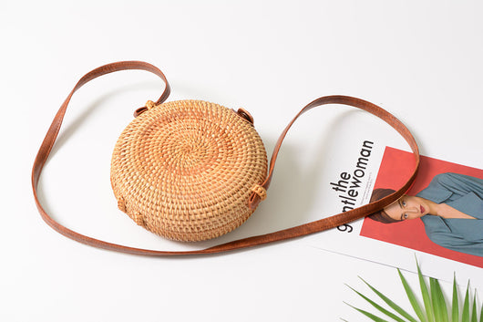 Bolsa Tejida de Ratán Artesanal - Bandolera Mini Retro con Cierre de Cuero - Image 15
