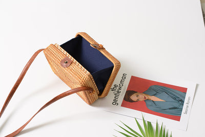 Bolsa Tejida de Ratán Artesanal - Bandolera Mini Retro con Cierre de Cuero - Image 16