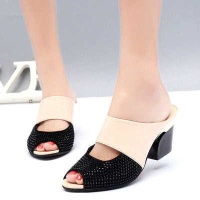 Sandalias de Tacón Cuadrado con Detalles de Strass en Charol - Image 19
