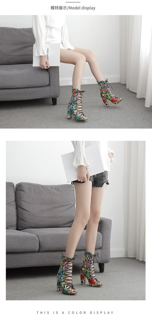 Sandalias Altas de Tacón Grueso con Estampado Serpiente y Cordones - Image 8