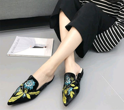 Sandalias planas puntiagudas y pantuflas de moda - Image 8