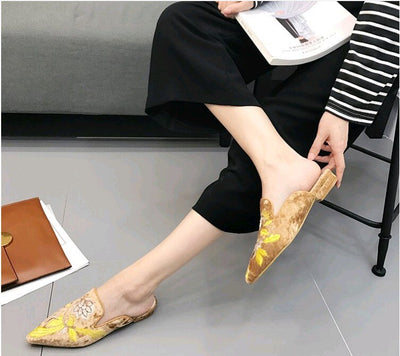 Sandalias planas puntiagudas y pantuflas de moda - Image 9