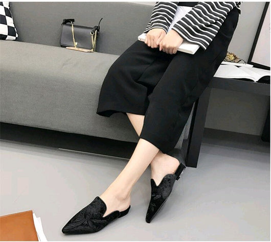Sandalias planas puntiagudas y pantuflas de moda - Image 11