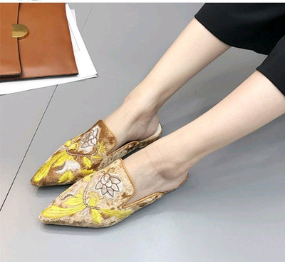 Sandalias planas puntiagudas y pantuflas de moda - Image 12
