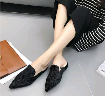 Sandalias planas puntiagudas y pantuflas de moda - Image 14