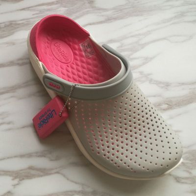 Sandalias Perforadas Unisex Talla Grande - Zapatos de Playa Cómodos - Image 25