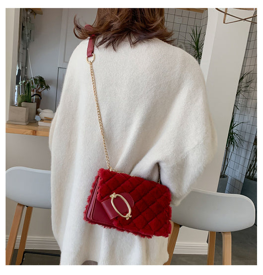 Bolso Mensajero Acolchado de Lujo para Mujer con Cadena Dorada - Image 8