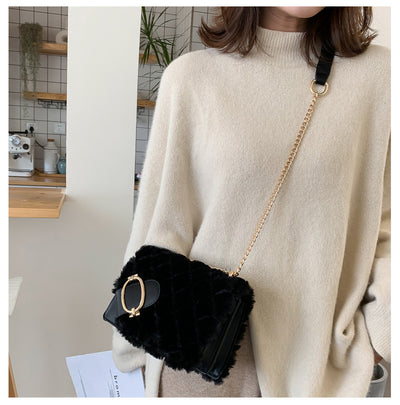 Bolso Mensajero Acolchado de Lujo para Mujer con Cadena Dorada - Image 14