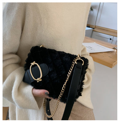 Bolso Mensajero Acolchado de Lujo para Mujer con Cadena Dorada - Image 15