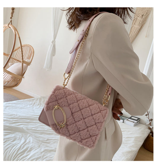 Bolso Mensajero Acolchado de Lujo para Mujer con Cadena Dorada - Image 16