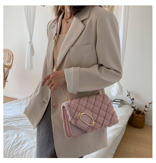 Bolso Mensajero Acolchado de Lujo para Mujer con Cadena Dorada - Image 17