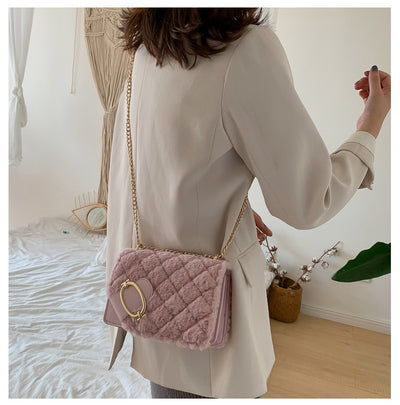 Bolso Mensajero Acolchado de Lujo para Mujer con Cadena Dorada - Image 18