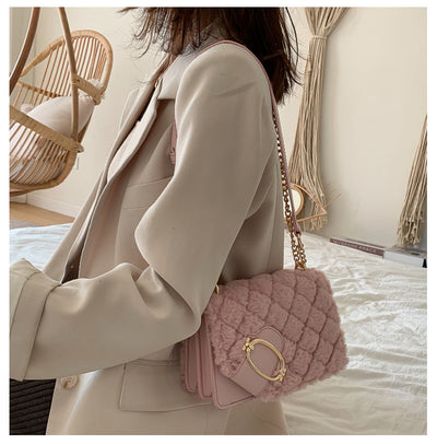 Bolso Mensajero Acolchado de Lujo para Mujer con Cadena Dorada - Image 19