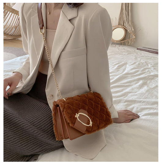 Bolso Mensajero Acolchado de Lujo para Mujer con Cadena Dorada - Image 22