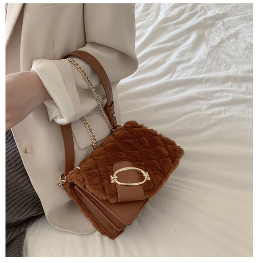 Bolso Mensajero Acolchado de Lujo para Mujer con Cadena Dorada - Image 23
