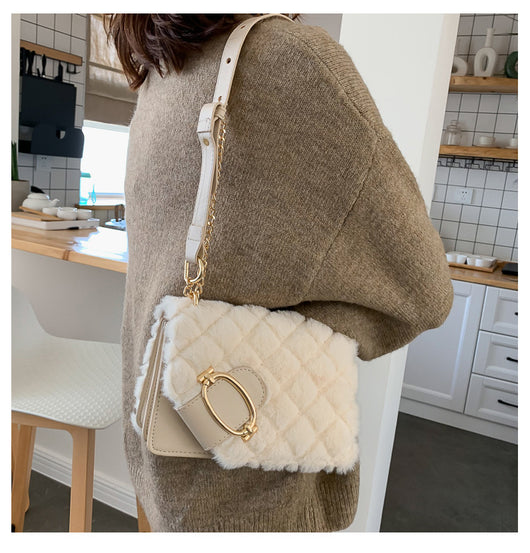 Bolso Mensajero Acolchado de Lujo para Mujer con Cadena Dorada - Image 25