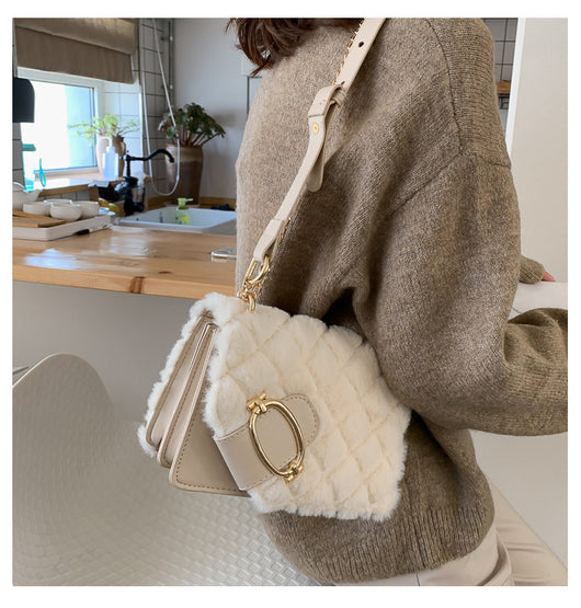 Bolso Mensajero Acolchado de Lujo para Mujer con Cadena Dorada - Image 26