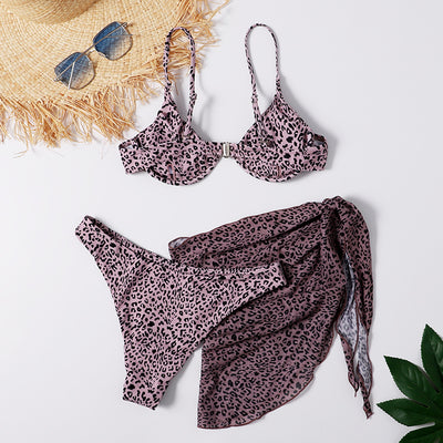 Traje de Baño Leopardo de Tres Piezas con Abertura Lateral - Image 22