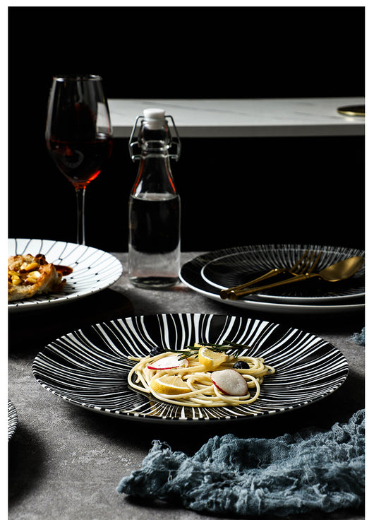 Plato para Bife Estilo Occidental con Diseño Geométrico Blanco y Negro - Image 10
