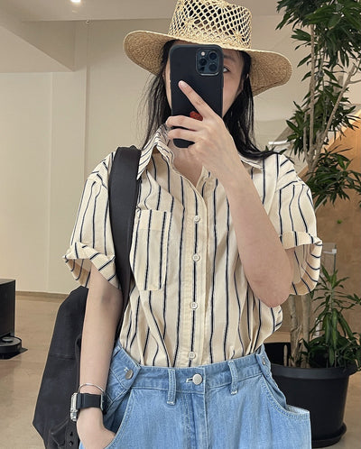 Camisa Retro de Rayas con Solapa Literaria, Manga Corta Suelta y Ligera - Image 9