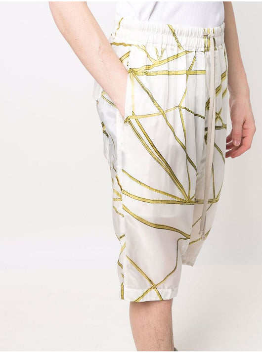 Shorts Cómodos con Estampado Abstracto en Tela Ligera - Image 10