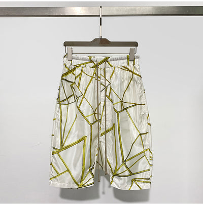 Shorts Cómodos con Estampado Abstracto en Tela Ligera - Image 18