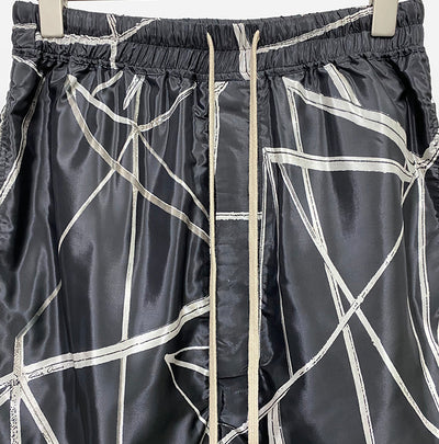 Shorts Cómodos con Estampado Abstracto en Tela Ligera - Image 28