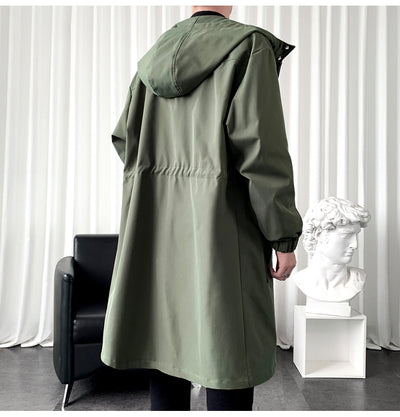 Chamarra Cortaviento Larga con Capucha y Bolsillos Amplios para Hombre - Image 17