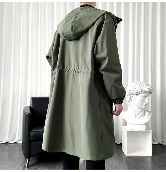 Chamarra Cortaviento Larga con Capucha y Bolsillos Amplios para Hombre - Image 17