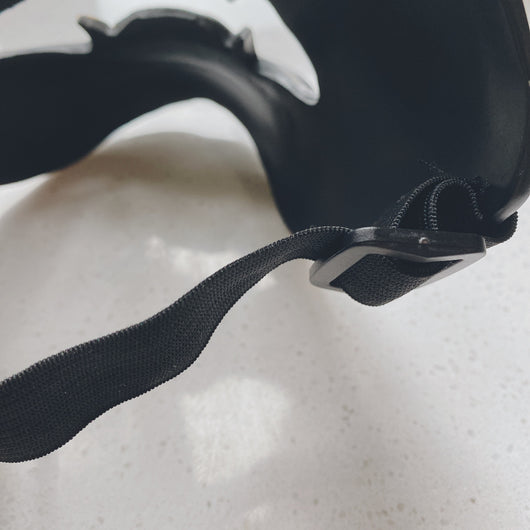 Máscara de Cosplay de Moldeo Único en Resina con Diseño Cóncavo - Image 10