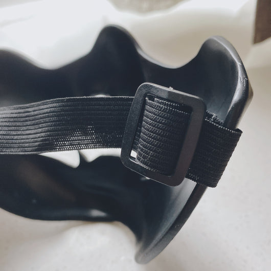 Máscara de Cosplay de Moldeo Único en Resina con Diseño Cóncavo - Image 11