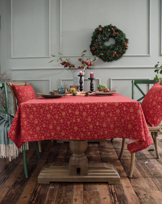 Mantel Navideño Rojo con Detalles Dorados - Image 10