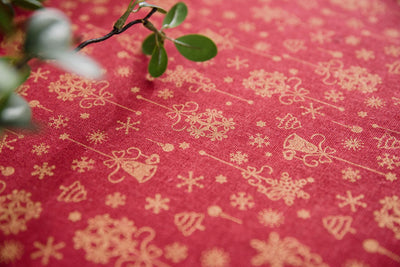 Mantel Navideño Rojo con Detalles Dorados - Image 15
