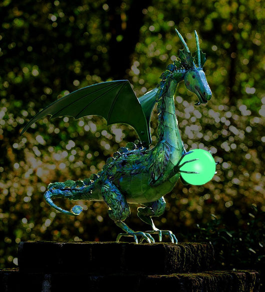 Estatua de Dragón Volador con Esfera - Decoración de Resina para Jardín - Image 8