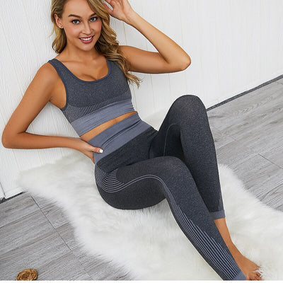Conjunto de Yoga sin Costuras con Tecnología Absorbente de Humedad para Mujer - Image 8