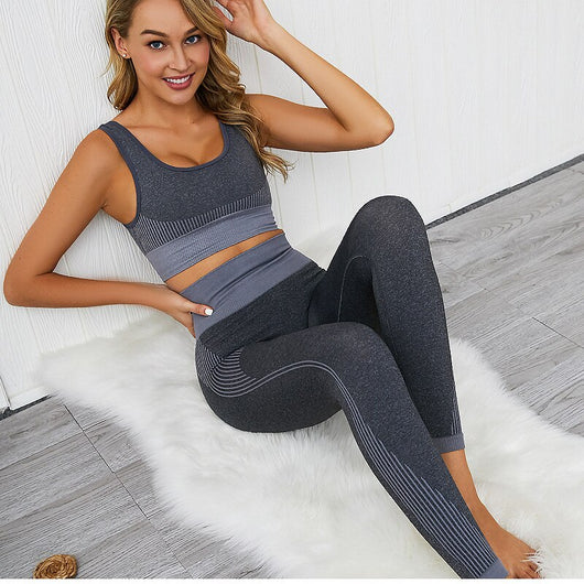 Conjunto de Yoga sin Costuras con Tecnología Absorbente de Humedad para Mujer - Image 8
