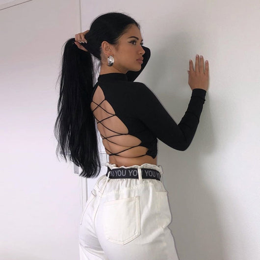Blusa Ajustada de Encaje con Cordones y Mangas Largas - Image 16