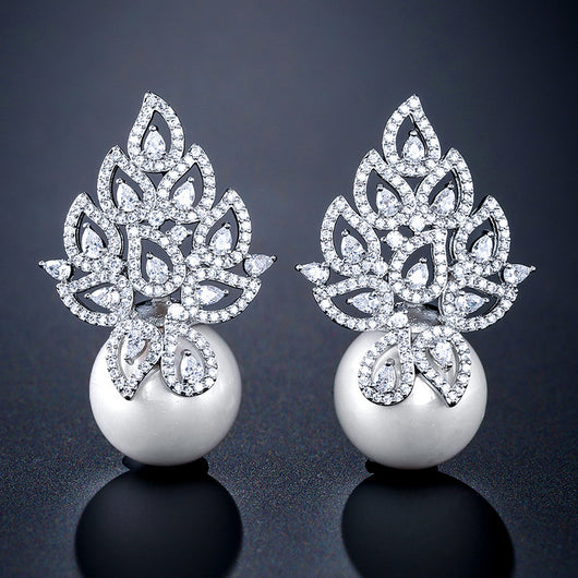 Aretes de Perla con Patrón Calado Elegante - Image 13