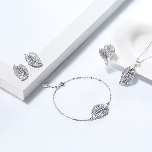 Anillo Ajustable de Oro Blanco con Diamante en Forma de Pluma - Image 9