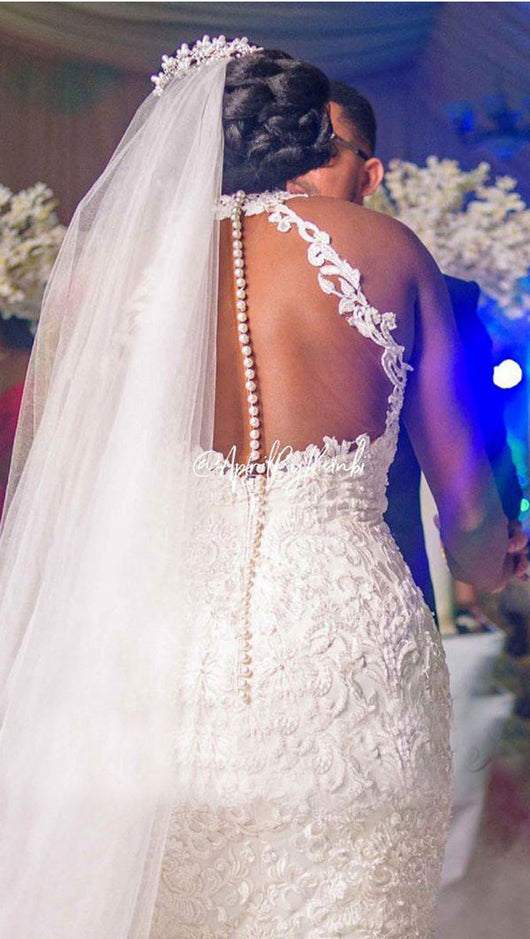 Vestido de Novia Sirena con Botones de Perla y Cola Espectacular - Image 9