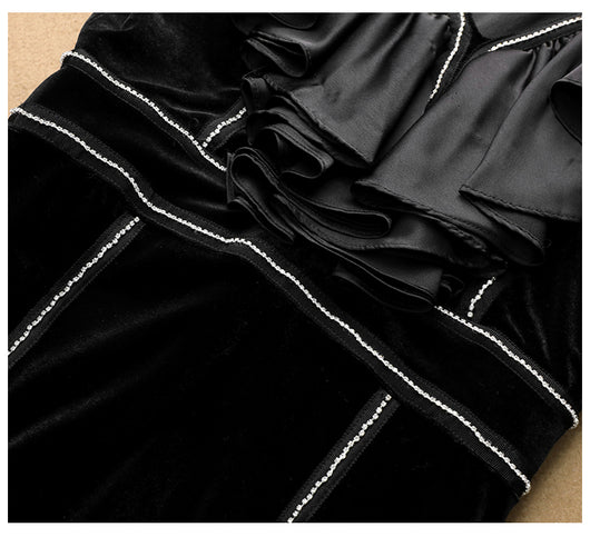 Vestido Largo de Terciopelo Dorado con Escote V y Abertura Sensual - Image 14