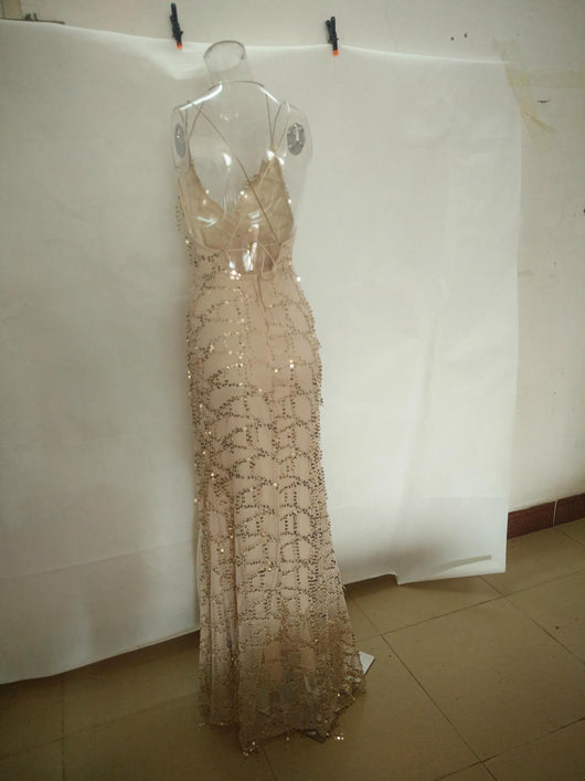 Vestido Halter Escotado con Lentejuelas Sexy - Image 24
