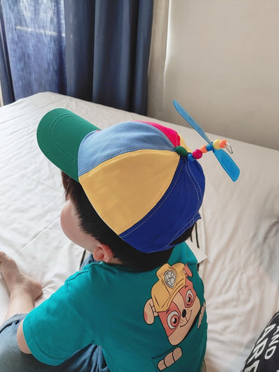 Gorro Infantil con Hélice Giratoria de Bambú - Image 9