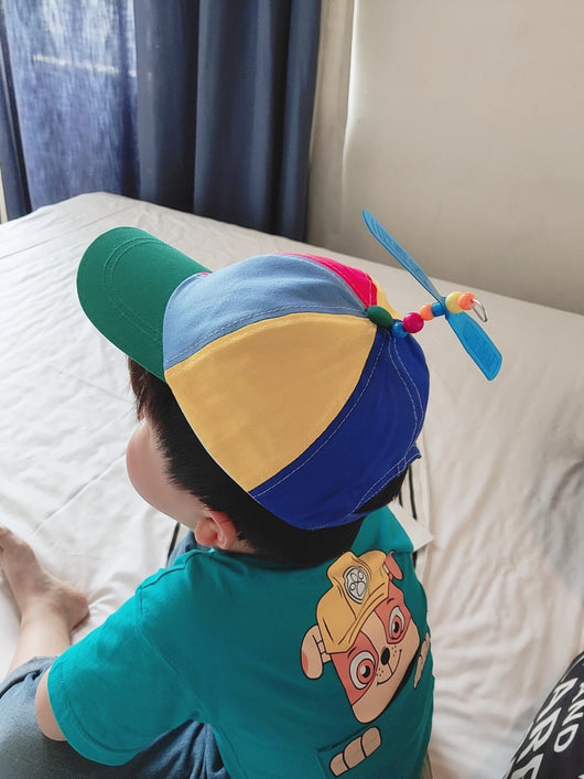 Gorro Infantil con Hélice Giratoria de Bambú - Image 9