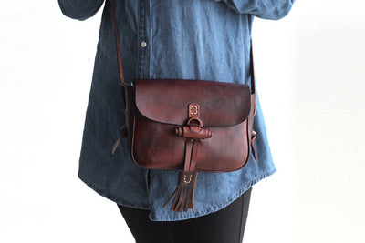 Bolsa de Cuero Retro Artesanal con Flecos para Mujer - Image 15