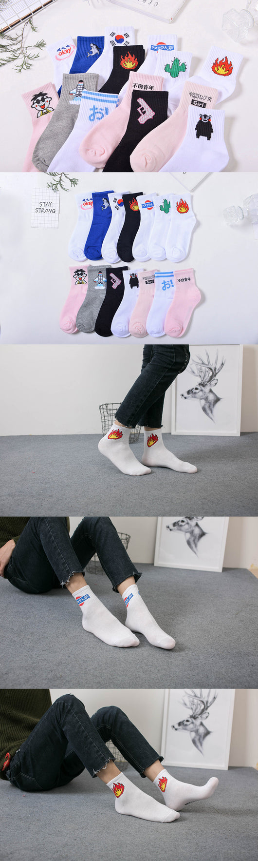 Calcetines Deportivos Cortos con Diseño Literario Divertido - Image 3