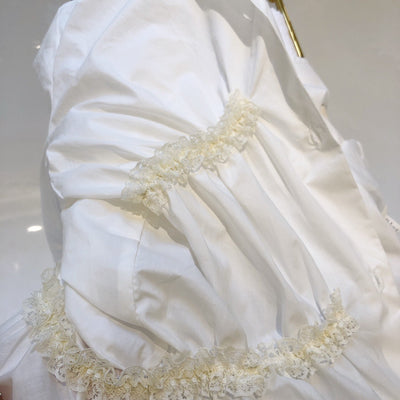 Blusa Blanca con Pliegues y Detalles de Encaje - Image 8
