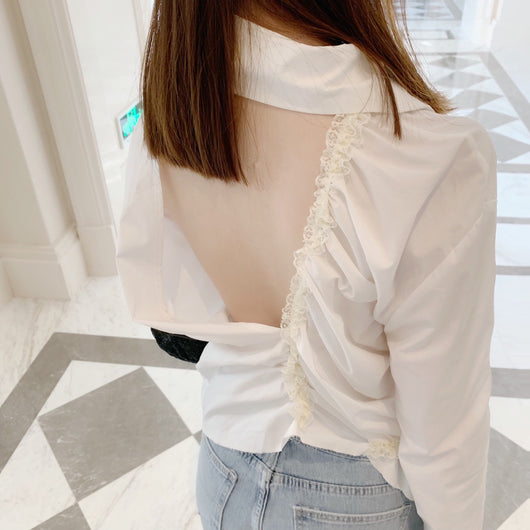 Blusa Blanca con Pliegues y Detalles de Encaje - Image 15