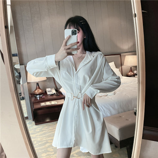 Vestido Camisero Blanco de Largo Medio con Corte Irregular - Image 14