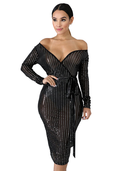 Vestido Escote Profundo con Detalles Perforados - Image 10